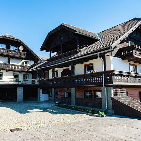 Hansbauer Appartments Апартаменты Гмюнд